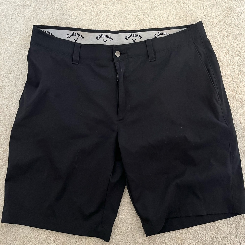 Callaway 9 inch golf short. Size 36
